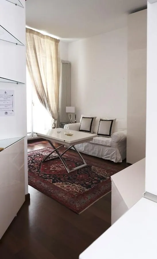 Comecasa Flowery Terraced Apartment Milan 0*,