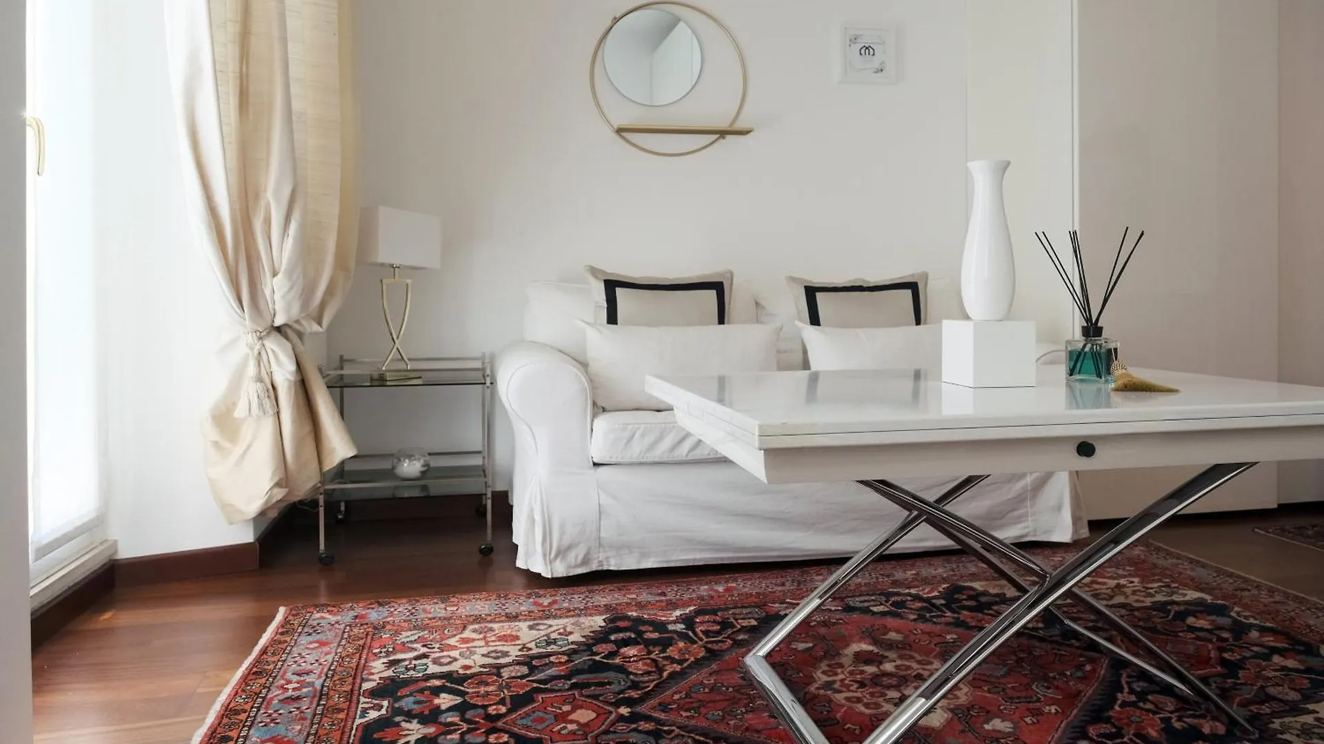 Comecasa Flowery Terraced Apartment Milan
