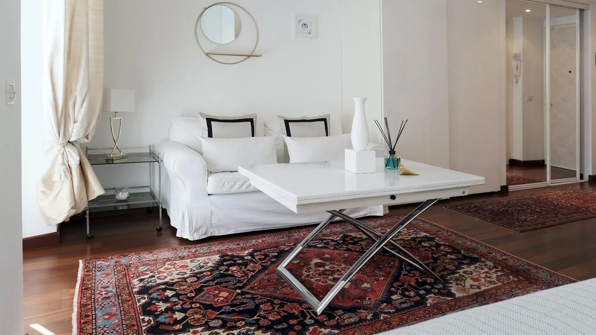 Comecasa Flowery Terraced Apartment Milan Italy